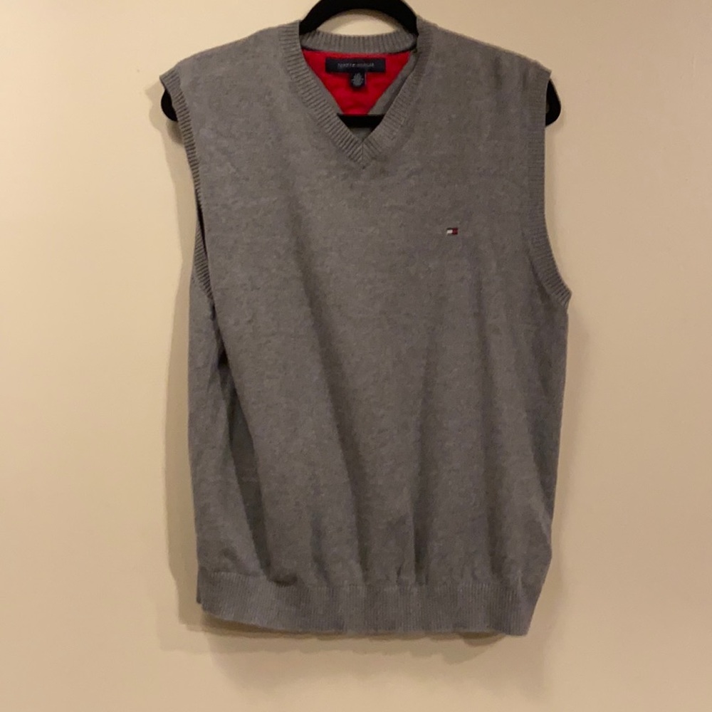 Grey sweatervest
